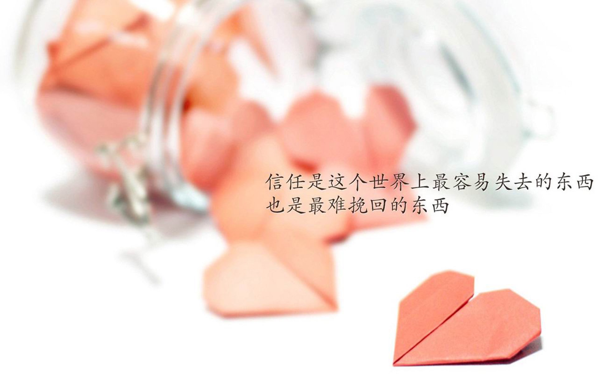 -特色足球文化旅游融合路径逐步探索，带动地区经济增长，足球特色城市