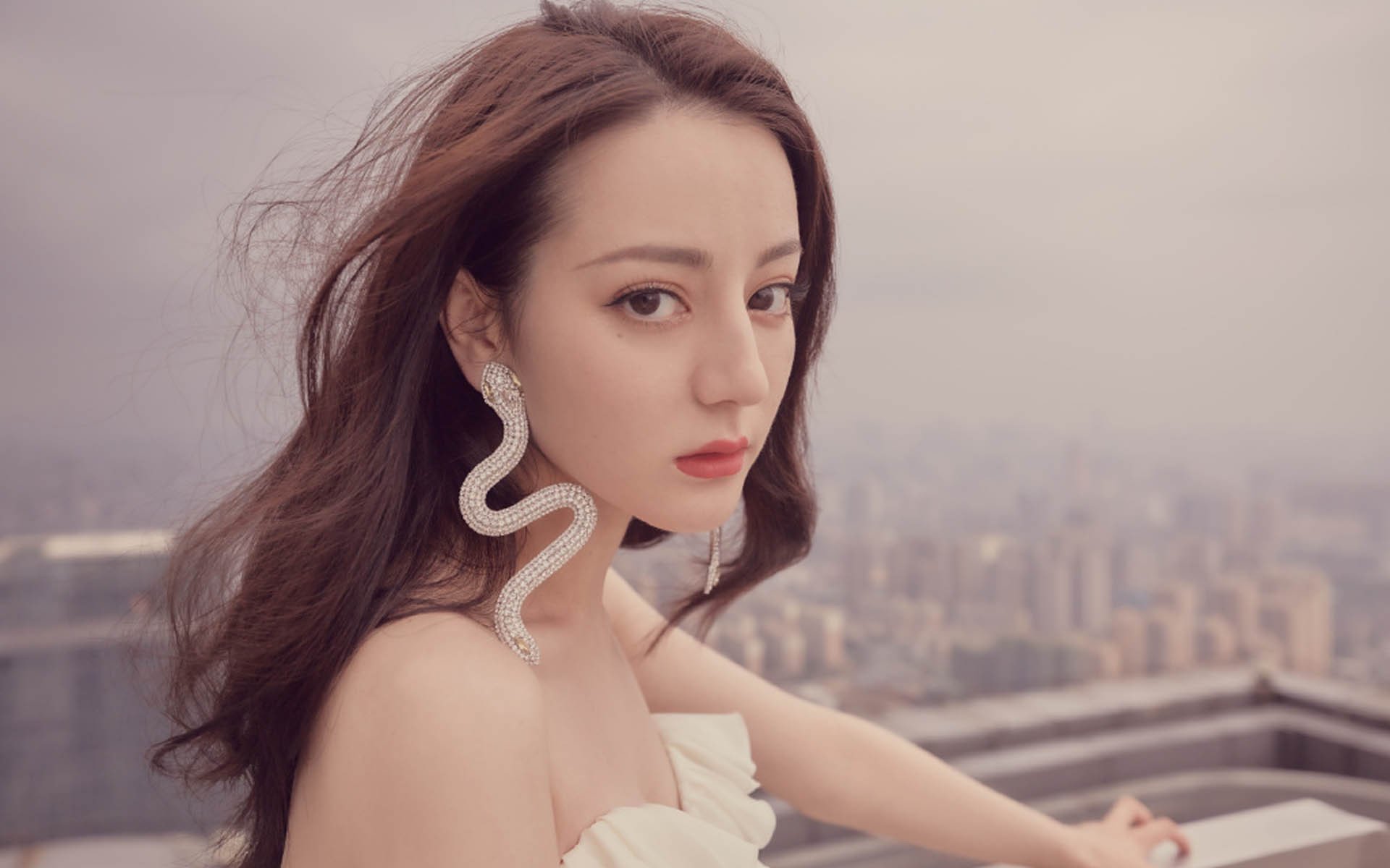 世俱杯决赛-拜仁慕尼黑客场3-0战胜奥格斯堡，豪取八连胜，拜仁慕尼黑433