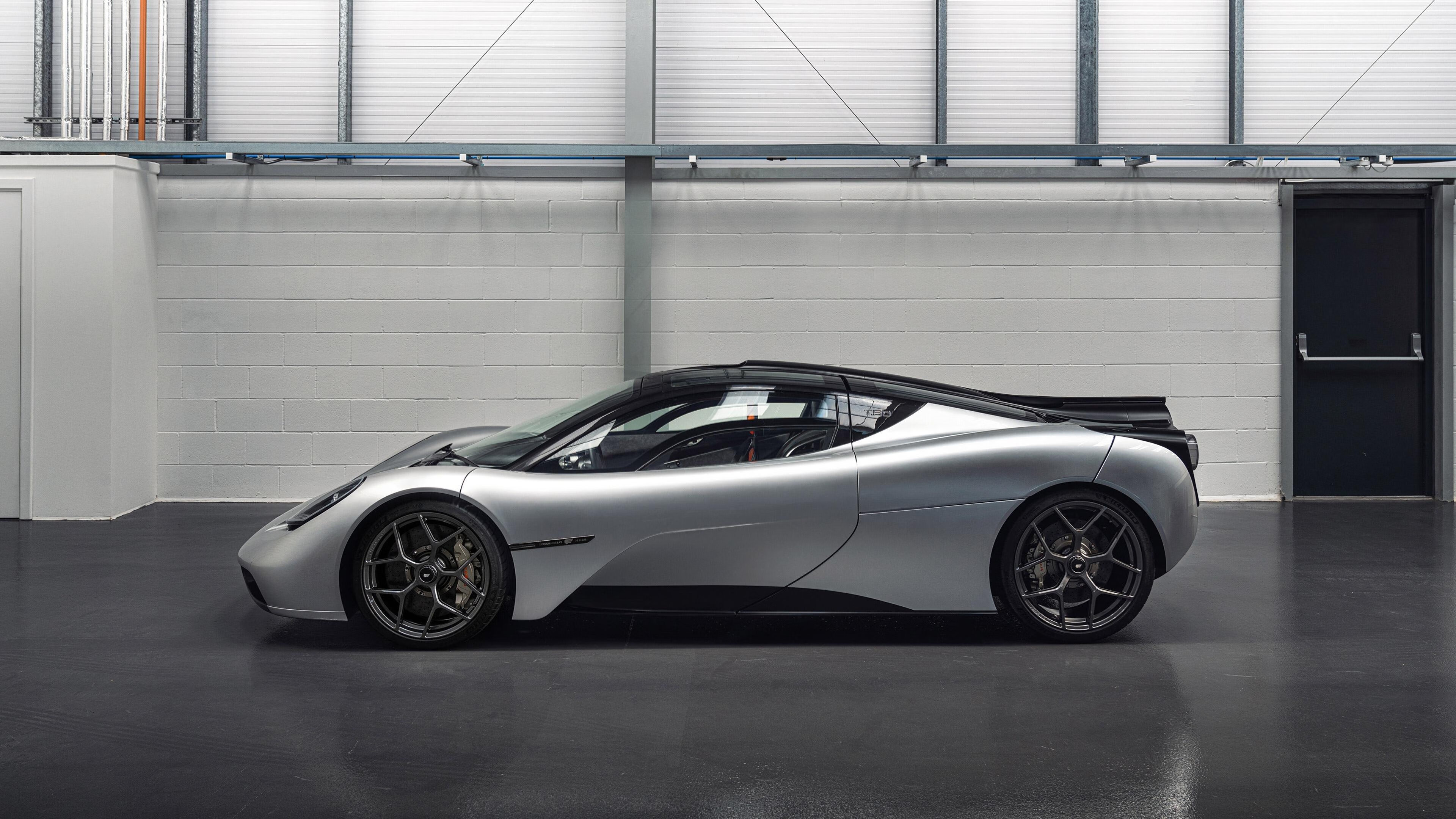 低位单打与边路拉边两种攻势效率如何比较,低位单打和高位单打